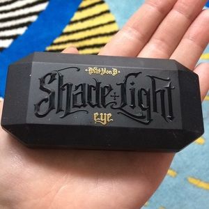 Kat Von D mini shade + light pallet in plum